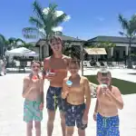 Friends with snowcones